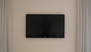 Ezzy R Electrics Pic 4 - TV Installation