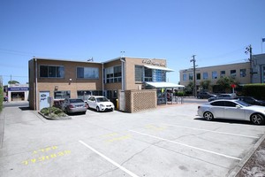 Station Square Dental Pic 3 - Parking Area Station Square Dental Centre