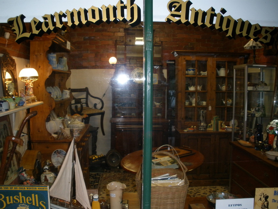 Learmonth Antiques Pic 1 - Open ThusSun 105