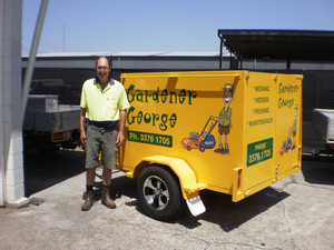 Queensland Decal Pic 4 - My new mower trailer with decals