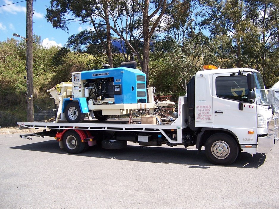 Exclusive Towing Service Liverpool Narellan Camden Campbelltown and Picton Pic 1 - U Call WE HAUL