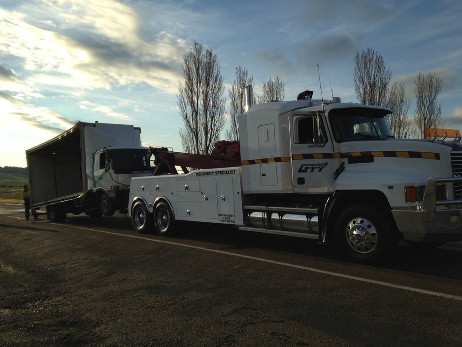 Goulburn Truck Towing Pic 1