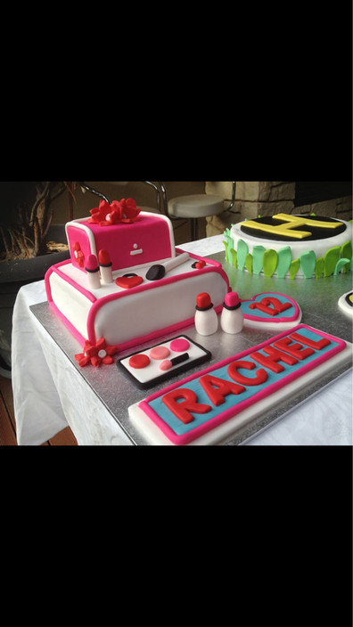 EXCLUSIVE CAKES Pic 1 - TEENAGERS DREAM