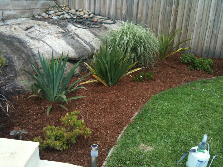 Gumtree Home and Garden Services Pic 1 - Time to mulch