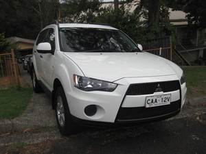 WWW.CENTRALCOASTCARS.COM.AU Pic 2 - Mitsubishi Outlander 2011 123kms full history 14500