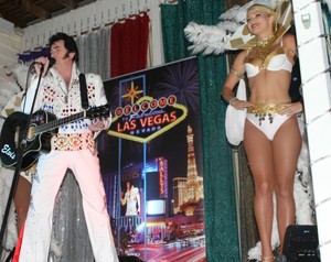 ELVIS Impersonators Pic 5 - Pete Memphis and show girls