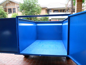 Dan's Bins Pic 4 - Rear doors for easy loading