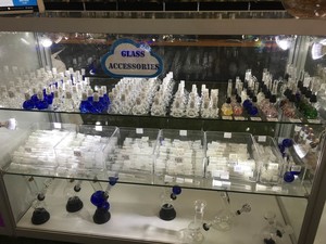 Cloud 9 Smoke Shop - Midland Pic 5 - Glass accessories