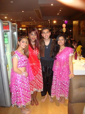 Aaja Nachle Bollywood Dance Company Pic 2