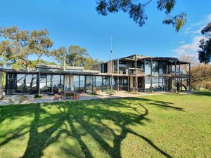 Sponge Mob Window Cleaning Pic 2 - Residence on the Bellarine