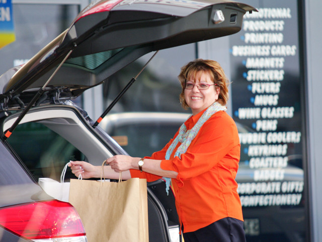 Murray Mallee Transport Pic 1 - Shopping