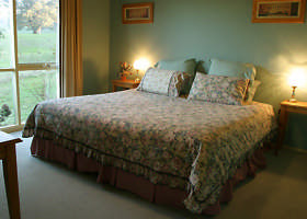 Athlone Country Cottages Pic 1 - Bedroom Cottages