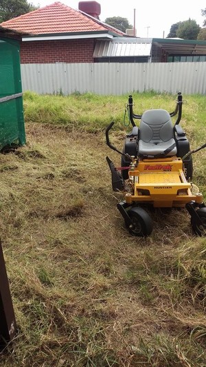 Colonels Lawn Mowing Pic 3