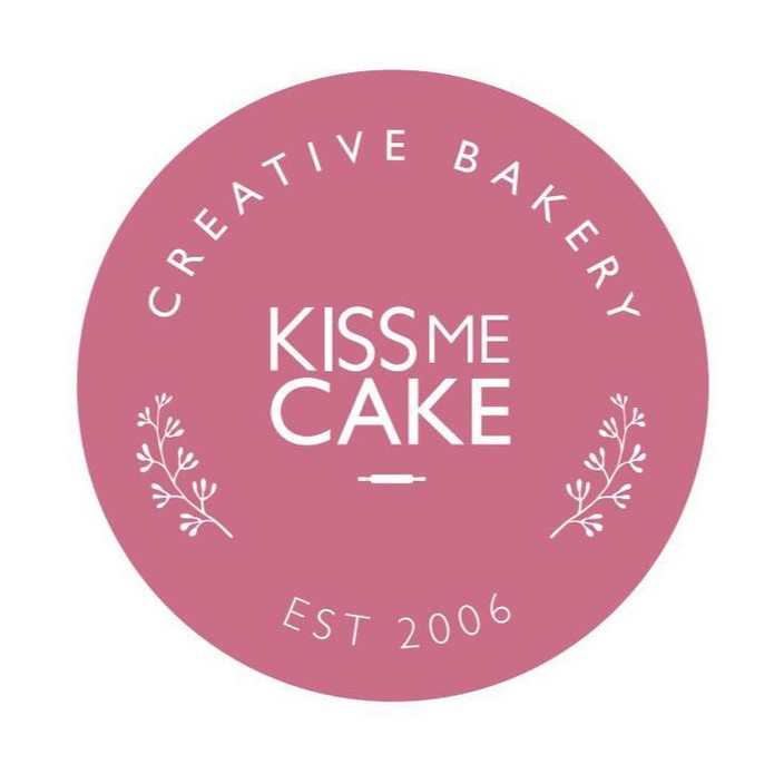 Kiss Me Cake Pic 1