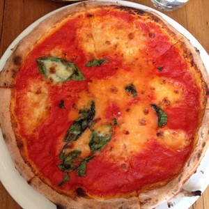 Santoni Pizza Bar Pic 2 - Margherita