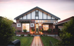 Olde English Tiles Pic 2 - A beautiful tessellated tile entrance to this lovely Sydney heritage house