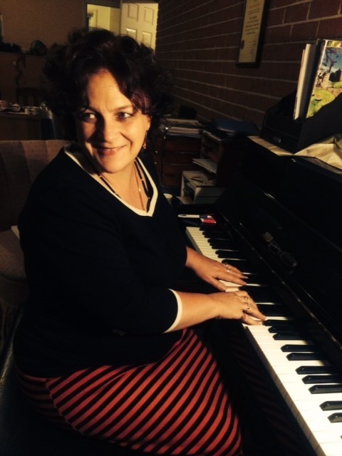 Elizabeth Gaikwad Piano Studio Pic 1