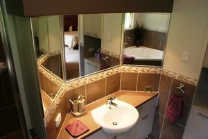 Sunshine Building Services Pic 2 - Luxurious New Bathroom at Wamuran