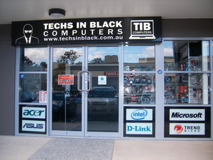 Techs In Black Computers Pic 2 - Shopfront