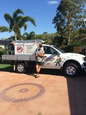 Advantage Pest & Termite Management Pic 2 - Rod the pestman and workute