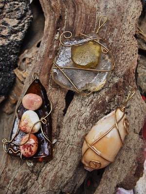 Simply Eco Art Pic 5 - rock glass and shell jewellery