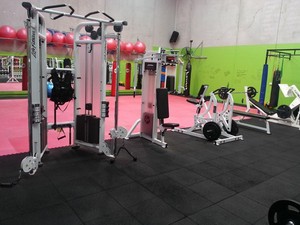 Urban Gym Hallam Pic 3 - Hammer strength and Life fitness functional equipment