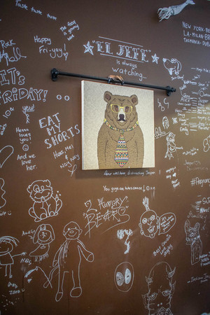 Two hungry bears Pic 5 - Wall mural