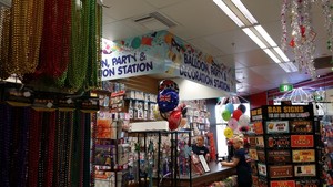 Ronis Variety Discounts Pic 2 - Amazing balloon section