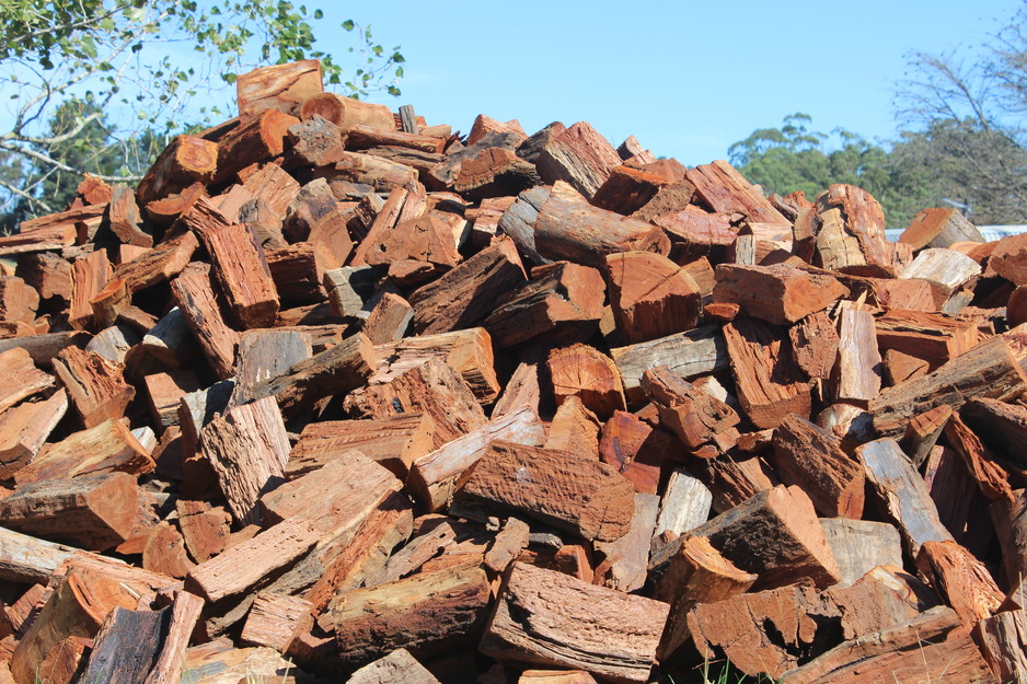 Leongatha Garden Supplies & Mini Mix Concrete Pic 1 - Redgum firewood