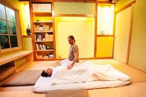 Chinese Medicine Studio Pic 3 - Shiatsu is carried out on a futon