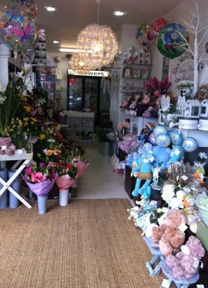 Paradise Point Florist Pic 3