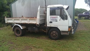 Stewart's Diesel & Welding Pic 3 - 7t GVM Tipper for hire 25 3 cubemtr loads