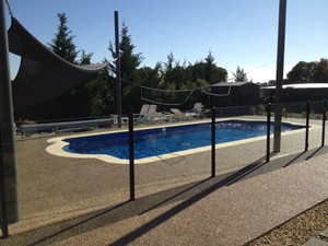 Glass & Pool Fencing Victoria Pic 3