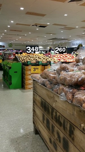 Woolworths Pic 4 - Fruit and veggie department