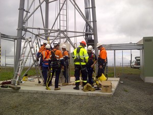 CommSite Integrated Communications Pic 5 - Rigging crews with first aid and vertical rescue training