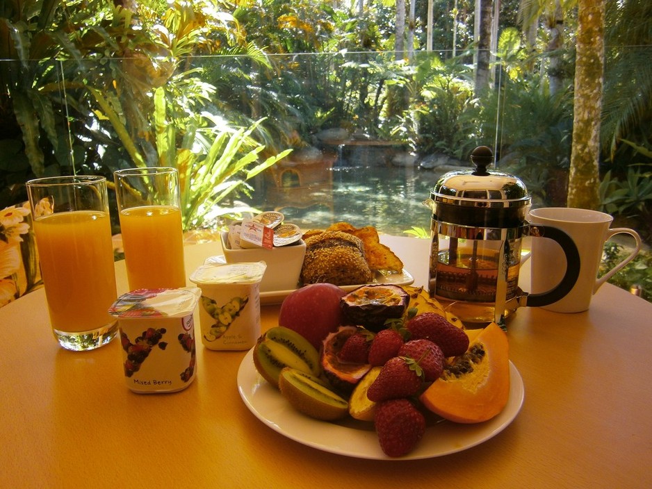 Paradise Villa Pic 1 - Al fresco breakfast by the pool