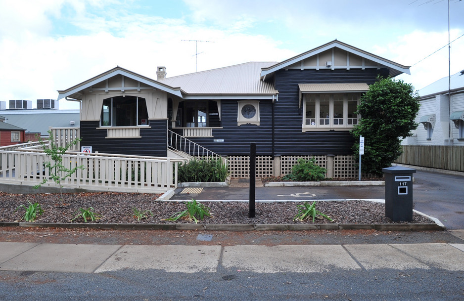 Mahler Mediation Pic 1 - Mahler Family Law 117 Herries Street Toowoomba