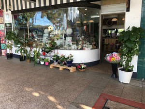 Petals With Love Floral Boutique Pic 2