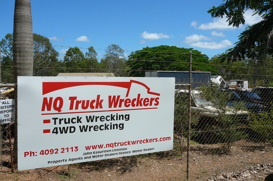 NQ Truck Wreckers Pic 1