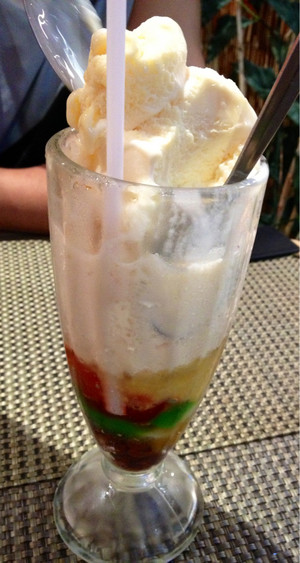 Ihaw Ihaw Filipino Cuisine BBQ Grill Pic 2 - Halohalo