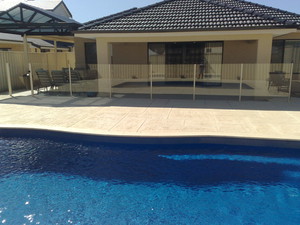 M&M Pool Fencing Pic 2 - semiframeless