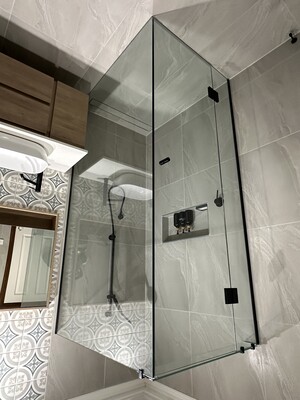 Glazefreak Shower Screens & Glass Balustrade pty ltd Pic 5