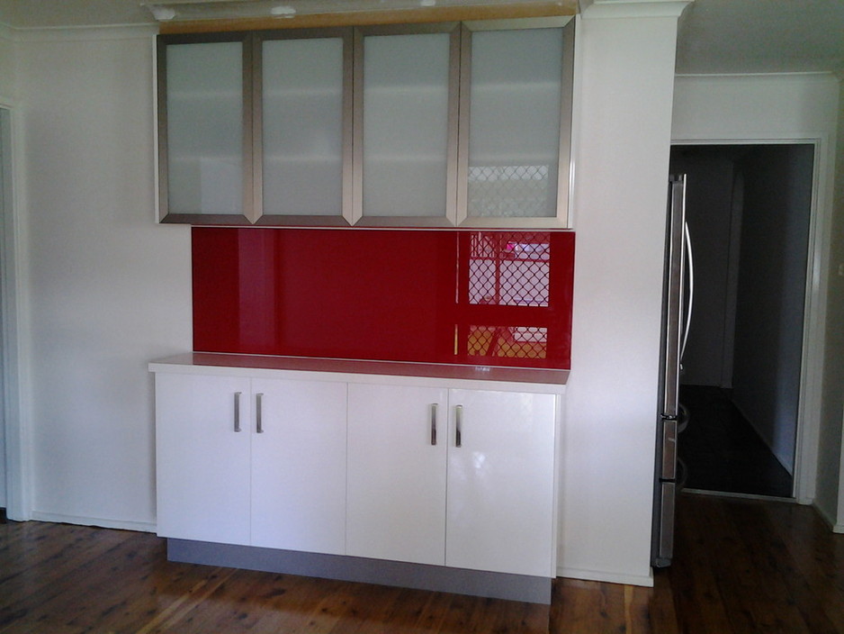 GSM Kitchens Pic 2 - Frosted glass with aluminium trim wall cupboards Ultra glaze floor cupboards Glass splashbacks