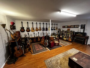 Capital Vintage Guitars Pic 5