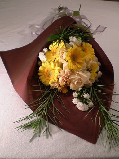 Www.flowersonline.com.au Pic 1 - Love Is Divine