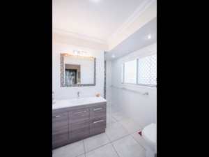 Carwin Homes Pic 4 - Bathroom