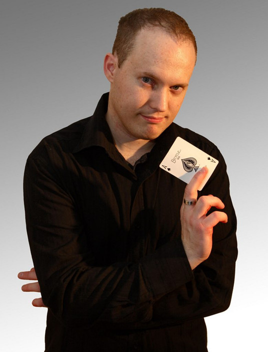 Brisbane Comedy Magician Pete Booth Pic 1