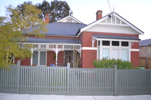 Ted`s Fencing Pic 3 - Capped picket fence with round post top