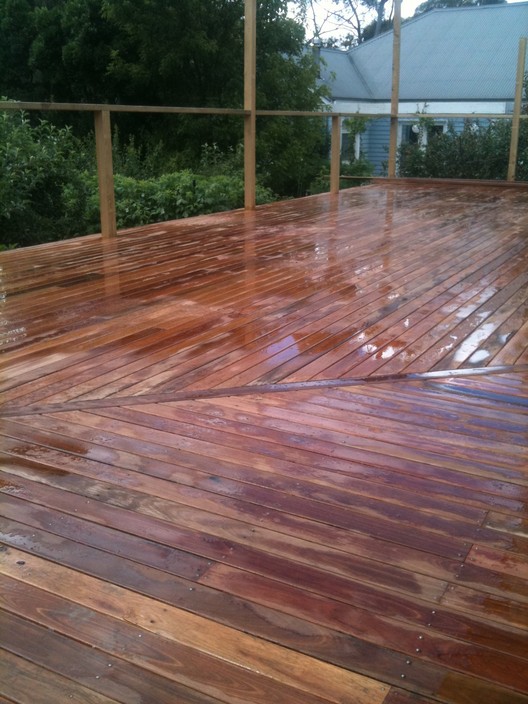 Griffin Carpentry & Maintenance Pic 1 - LShaped Deck built using Spotted Gum