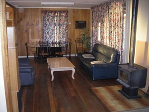 Bestbrook Mountain Resort Pic 4 - Farm stay cabin 10 lounge